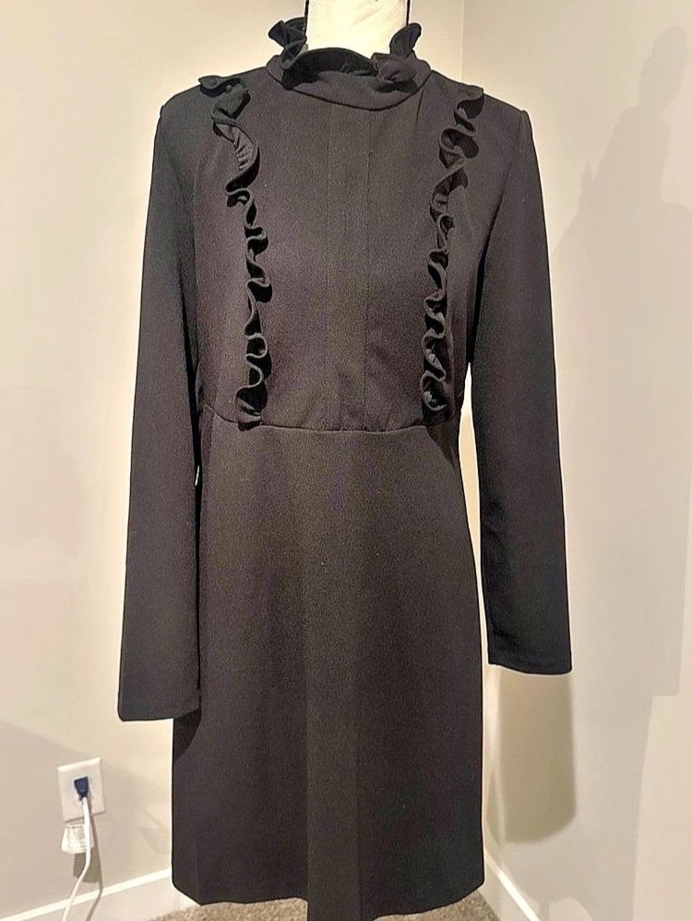 Sharagano Black Ruffle Mini Dress Size 6 Like New